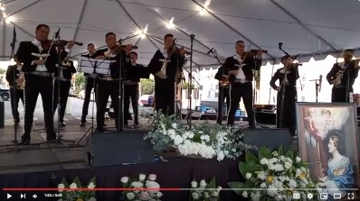 Mariachi Nuevo Guadalajara at the 2023 Santa Cecilia Festival performing "Le Hace Falta Un Beso" image of Mariachi Nuevo Guadalajara De Alex Cisneros performing "Le Hace Falta Un Beso"
